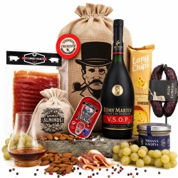 Dárkové balení s koňakem v dárkovém koši pro muže s Remy Martin VSOP